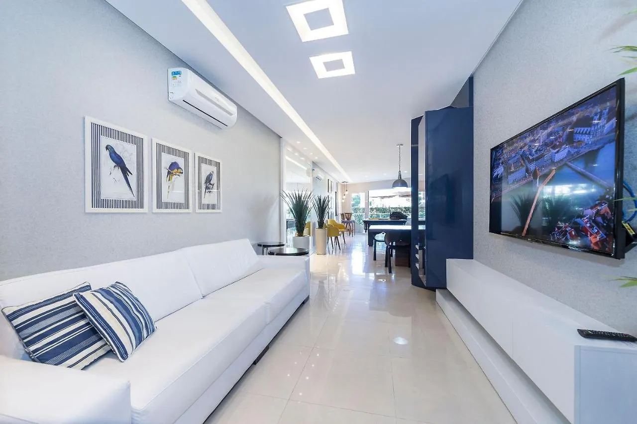 Apartment Varandas Do Atlantico: Beachfront Luxury Condo with Heated Pool Bombinhas