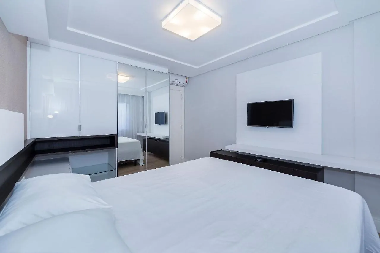 Apartment Varandas Do Atlantico: Beachfront Luxury Condo with Heated Pool Bombinhas