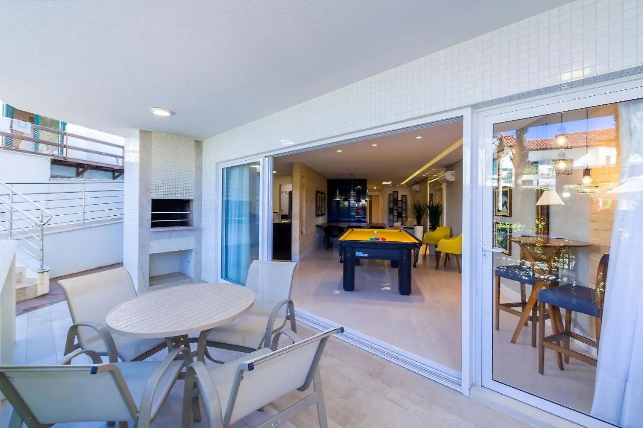 Apartment Varandas Do Atlantico: Beachfront Luxury Condo with Heated Pool Bombinhas